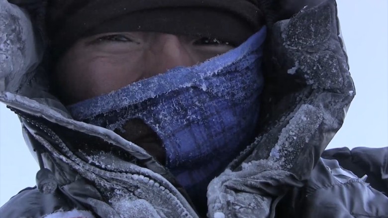 First Everest climb since avalanche begins